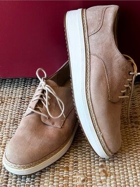NWOT CLARKS 7.5 ‘Teasdale Rhea Oxford’ sand tan platform-premium suede-comfy!